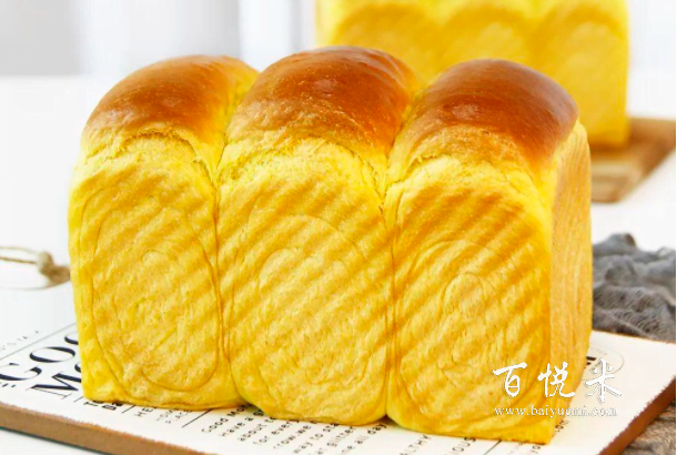 滿滿南瓜風(fēng)味與營(yíng)養(yǎng)，香香軟軟的南瓜吐司，早餐吃很合適